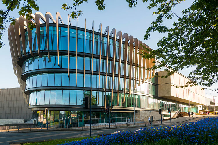 INDUSTRIA - Universidad de Huddersfield UK