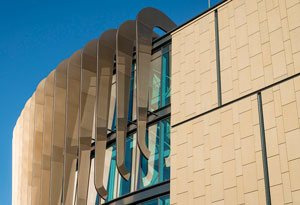 Detalle del edificio de la Universidad de Huddersfield UK